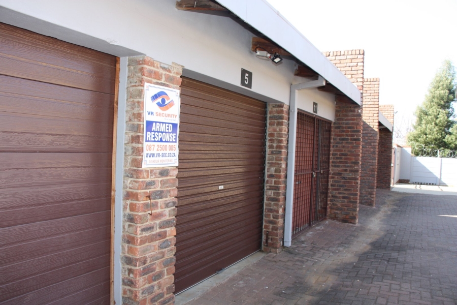 2 Bedroom Property for Sale in Pellissier Free State